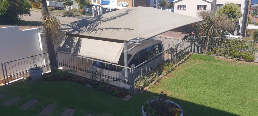 To Let 2 Bedroom Property for Rent in Wavecrest Eastern Cape